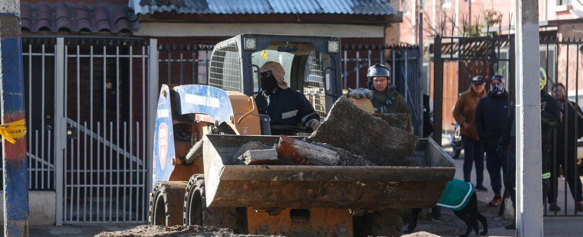 Carter asegura que seguirá con plan para demoler "narco casas" tras polémica con Carabineros