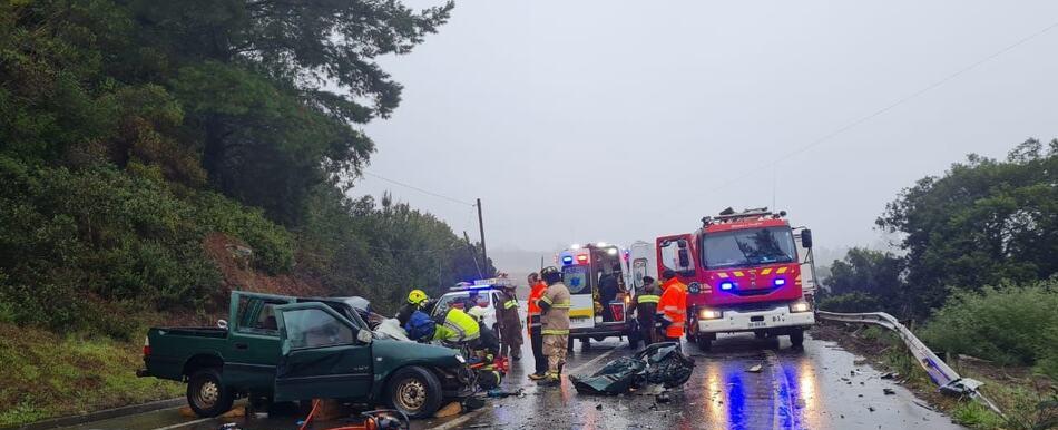 Colisión entre camioneta y camión dejó tres fallecidos en ruta de Constitución a Curepto