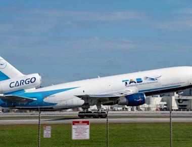 Bolivia: Exportan mediante avión 9.300 kilos de madera para el mercado de Estados Unidos - PortalPortuario