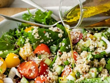 Este es el orden correcto para aliñar las ensaladas y que queden perfectas