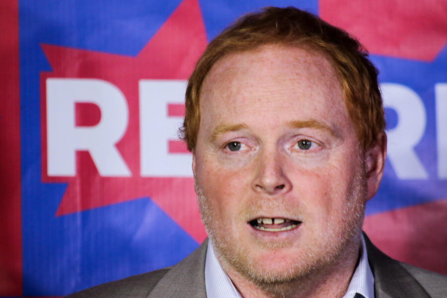 Edwards responde a Vallejo: “¿Eso lo dijo la ministra comunista? Es curioso porque ella apoya a Fidel Castro, Nicaragua y Venezuela”