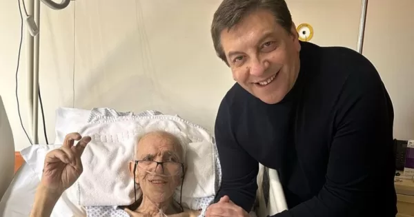  La poderosa reflexión de JC Rodríguez en medio de delicado estado de salud de su padre: “No hay dolores, solo amor” 