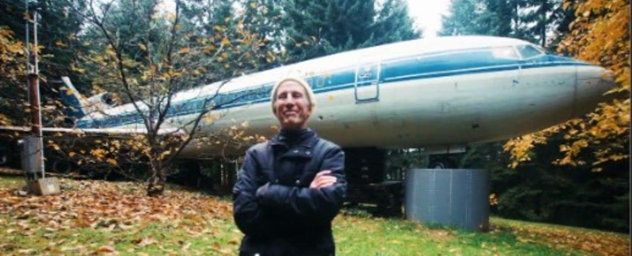El ingeniero que vive en un Boeing 727 abandonado en el bosque