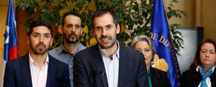 Ministro Grau y republicanos: "Si hubieran sido mayoría en el Parlamento, hoy no hubiéramos tenido ley de 40 horas"