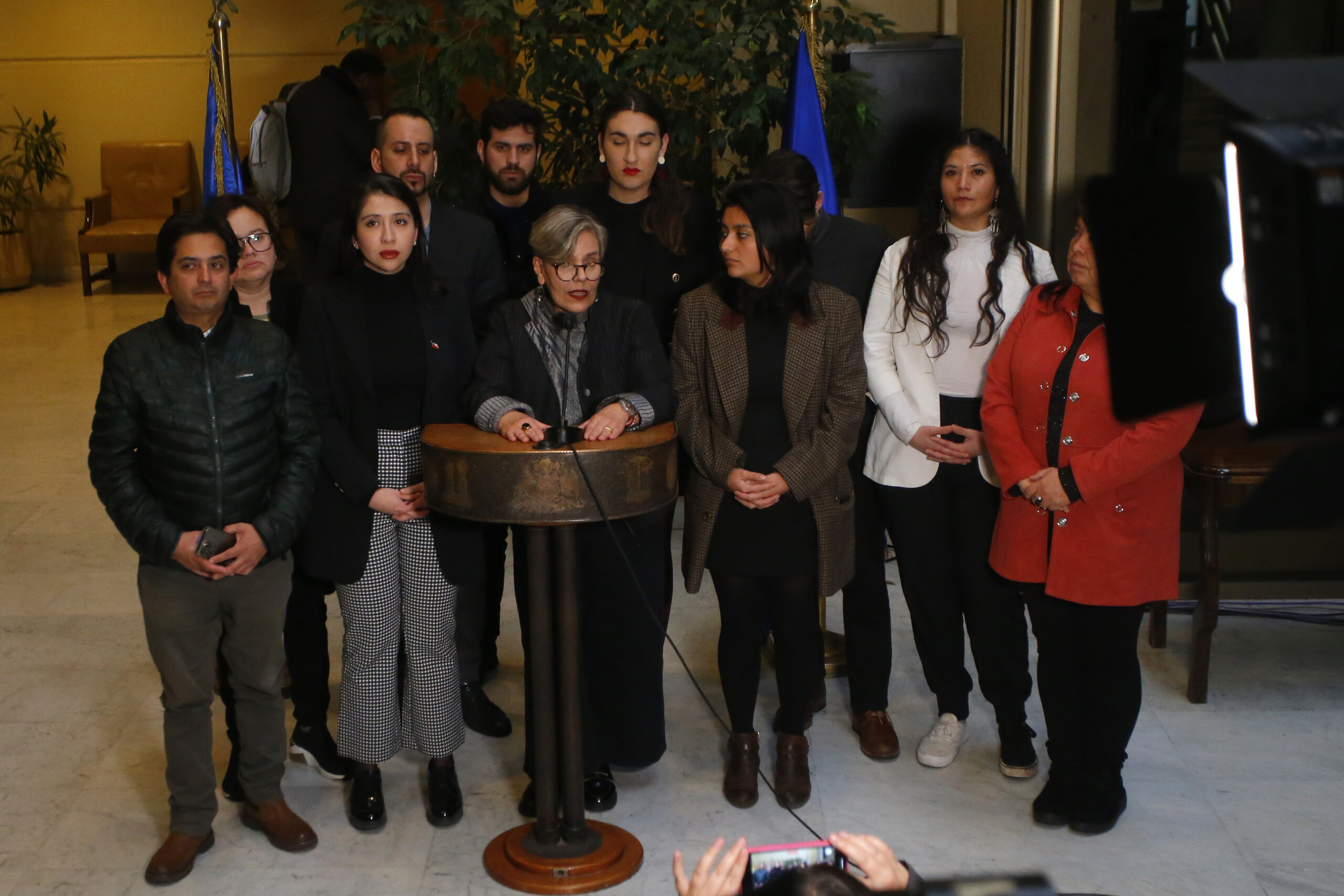 Frente Amplio llevará a diputada Cordero a la Comisión de Ética por ataque contra Ávila