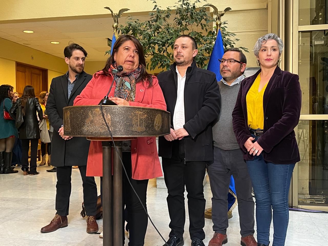 Frente Amplio entrega apoyo al Comité PC-FRVS-AH e INDP