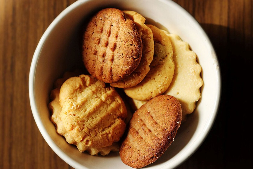 Cómo hacer galletas keto en freidora de aire, la receta sin azúcar y harina que puedes preparar de forma fácil y rápida