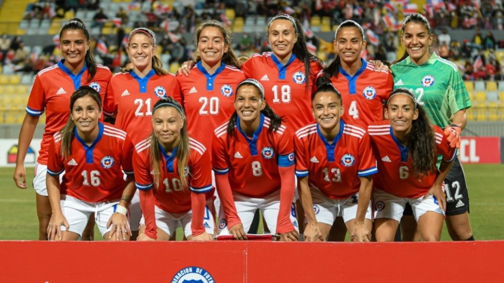 Luis Mena entregó su primera nómina oficial al mando de La Roja Femenina: dejó fuera a Christiane Endler