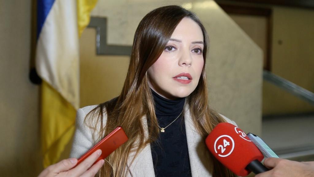 Diputada Camila Flores denuncia que ex directora de salud de Santiago involucrada en caso Sierra Bella estaría trabajando en el Servicio de Salud Viña del Mar-Quillota