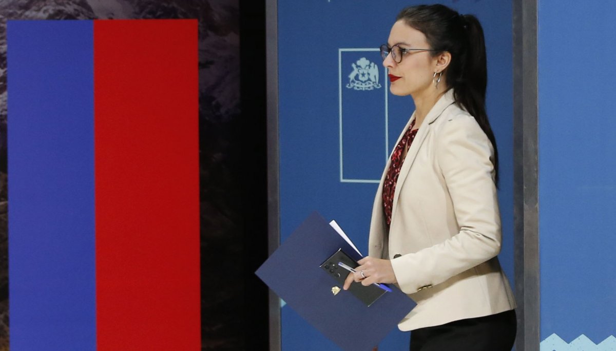 Camila Vallejo confirma cambio de gabinete hoy miércoles