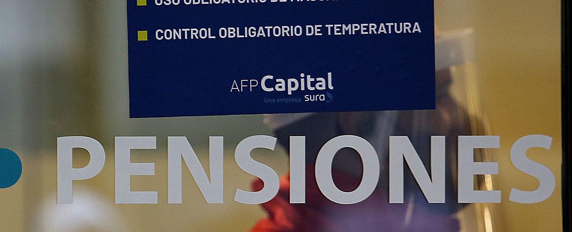 Subsecretario: Las AFP son una industria que está exprimiendo a los cotizantes