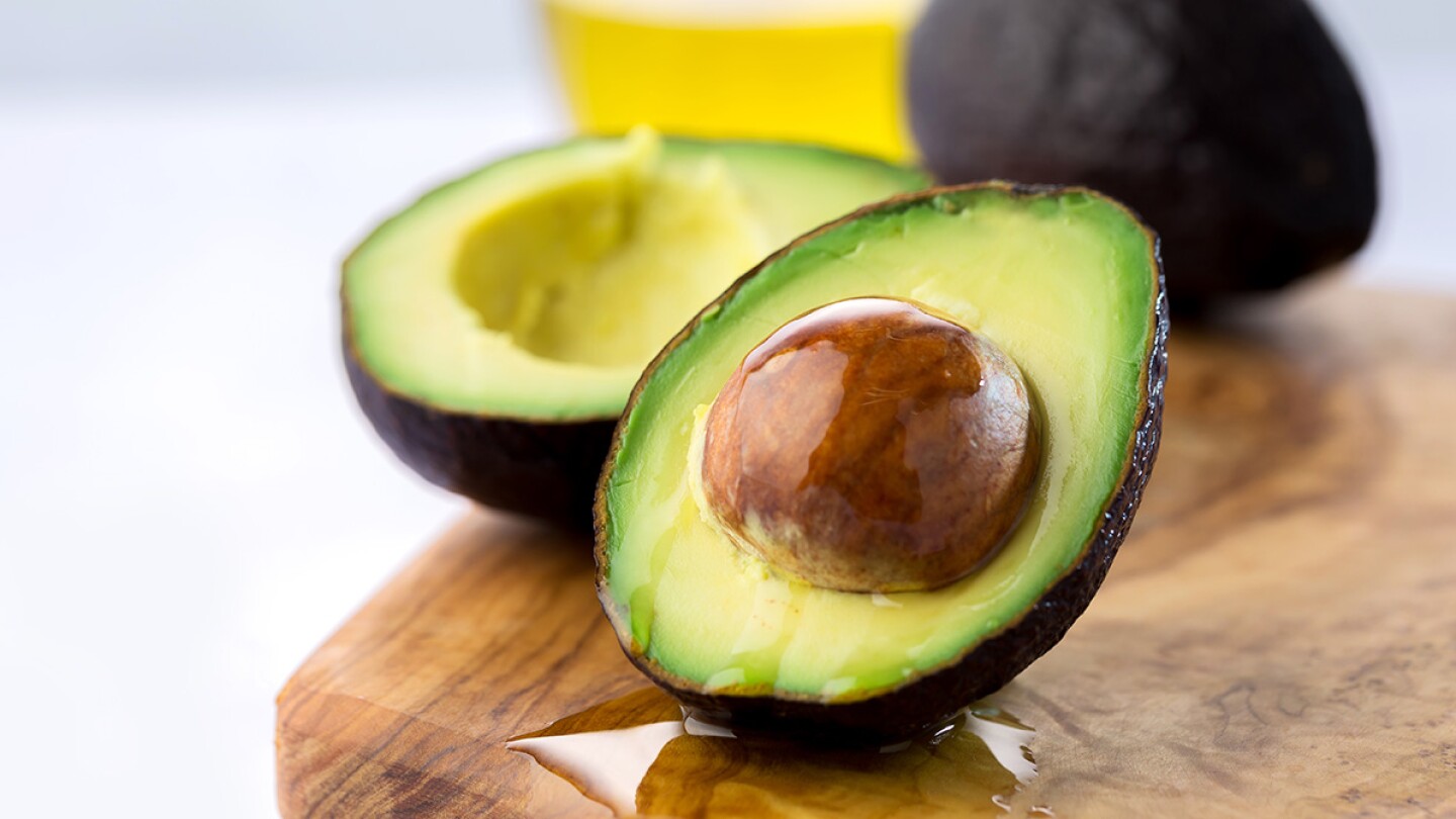 5 remedios caseros con hueso de aguacate para mejorar tu salud