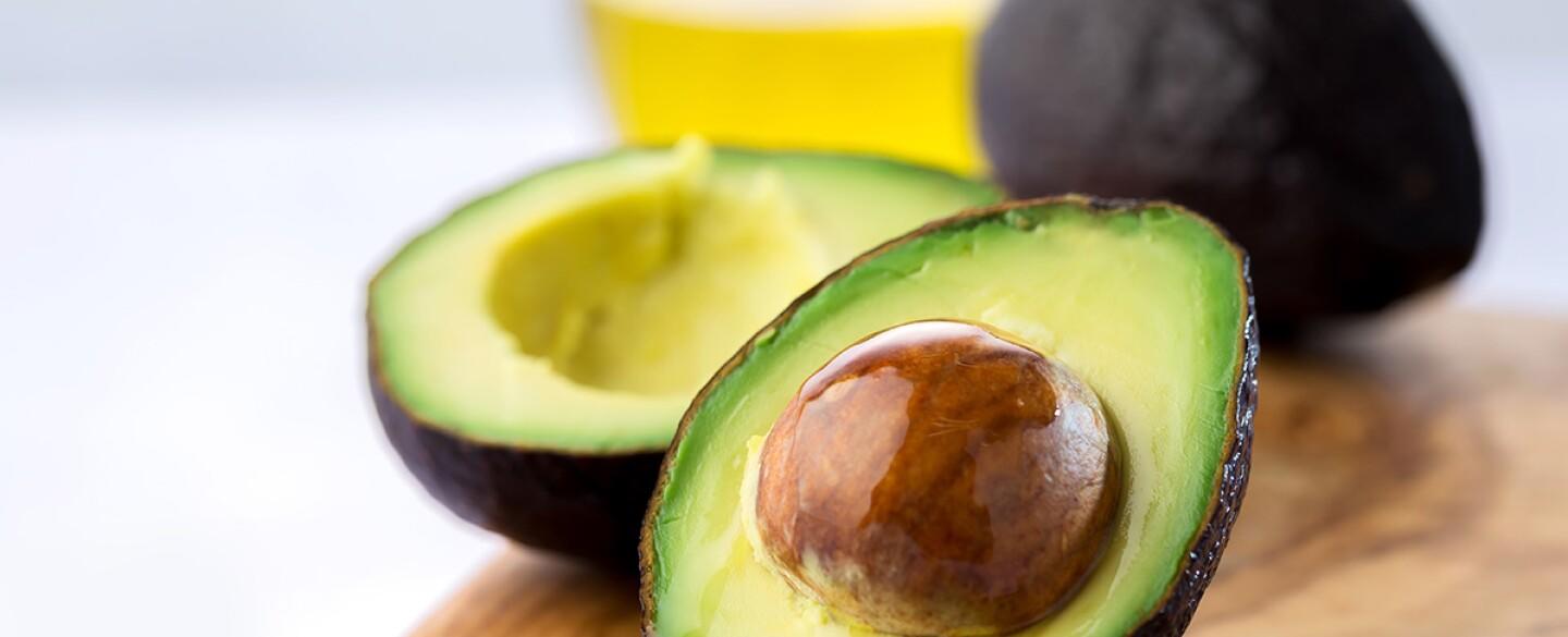 5 remedios caseros con hueso de aguacate para mejorar tu salud