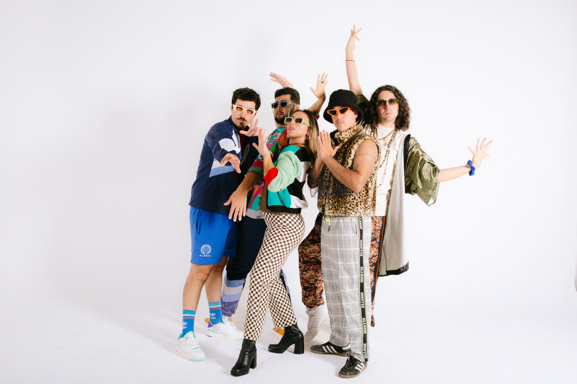 Alicia y Las Hormigas estrenan su disco debut “CLAN!” y agendan conciertos en Santiago y Valparaíso