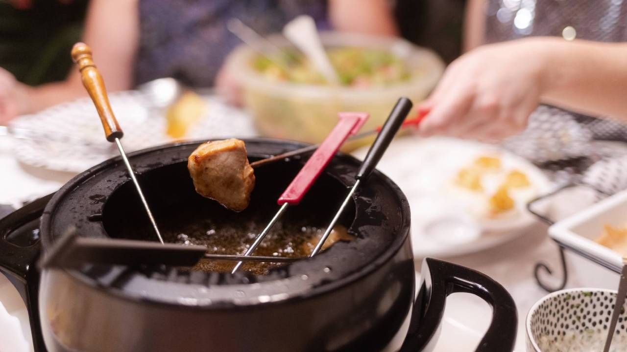Deliciosa receta de fondue de carne para disfrutar con amigos