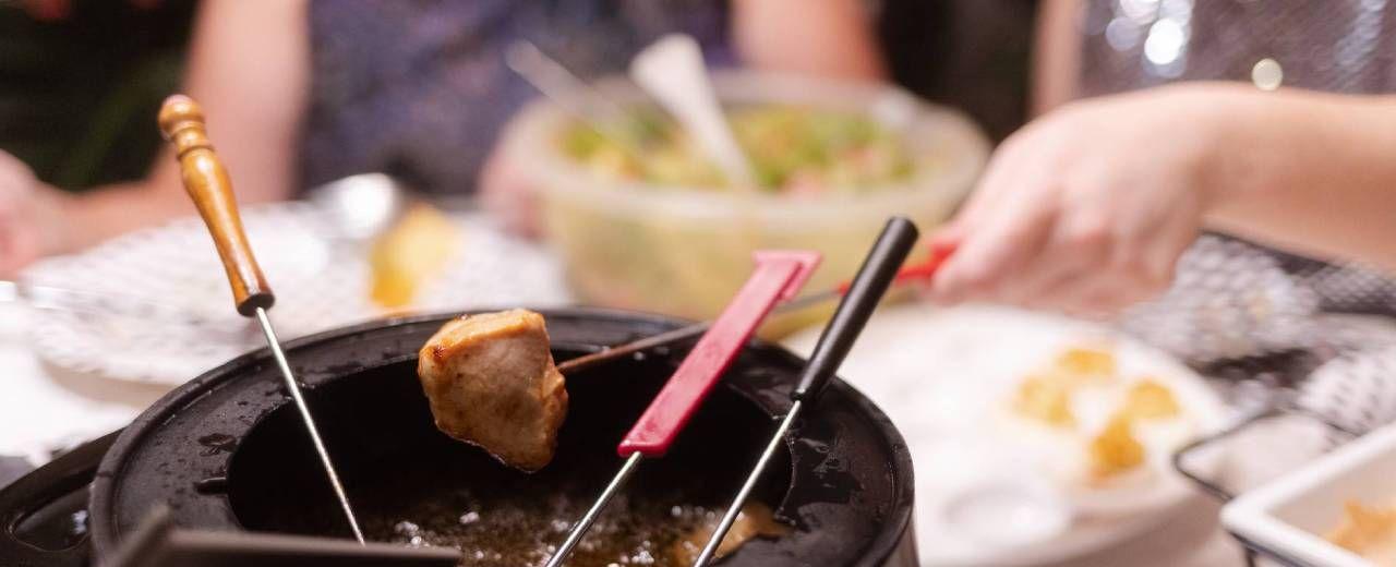 Deliciosa receta de fondue de carne para disfrutar con amigos