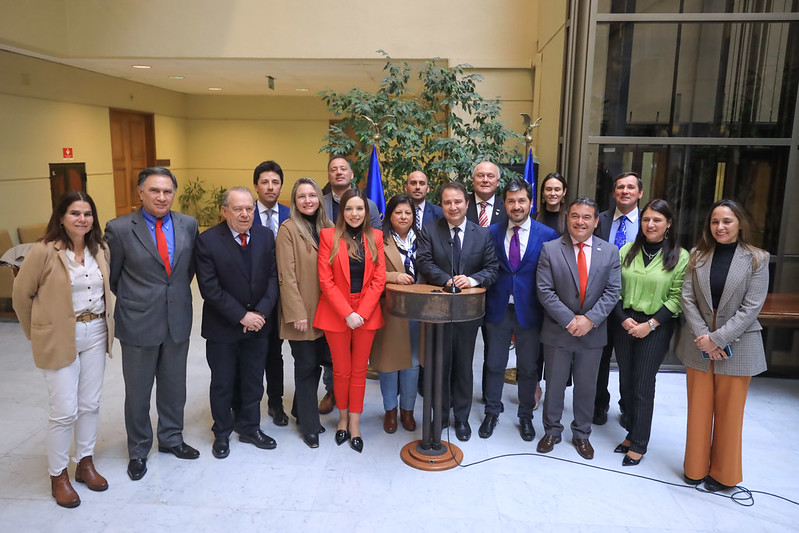 Diputados RN presentan proyecto para remover a gobernadores y alcaldes por corrupción - Radio Agricultura