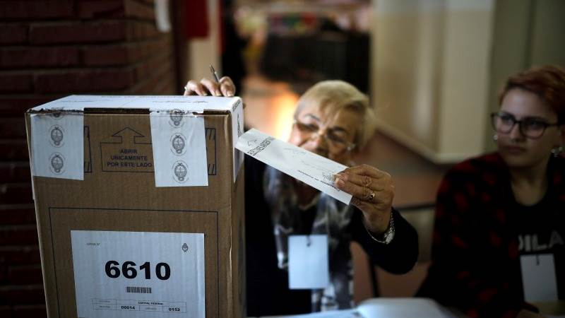 Argentina: El oficialismo nacional pierde en dos de tres elecciones provinciales