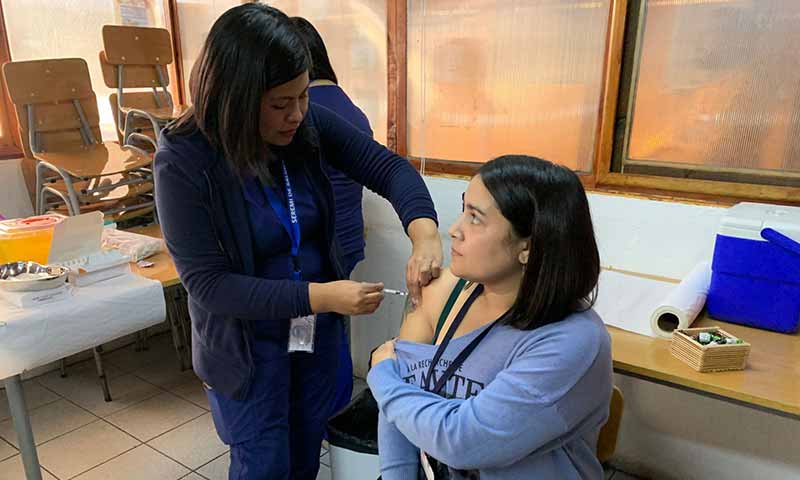 Vacunas contra la Influenza y coronavirus se administraron a personas en situación de calle