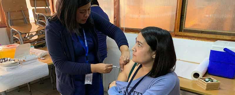 Vacunas contra la Influenza y coronavirus se administraron a personas en situación de calle