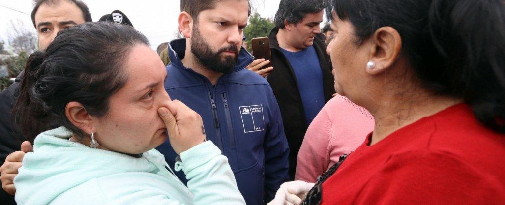 Entre cartas, abrazos y agradecimientos: así fue la llegada del Presidente Boric a Rengo