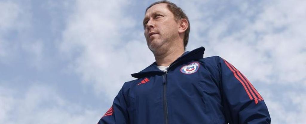 Luis Mena confía en contar con Christiane Endler en La Roja Femenina: 'Esperemos que se integre pensando en Santiago 2023'