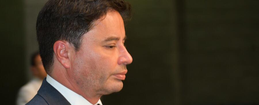 Concejala de La Florida pide pronunciamiento de Carter: Funcionario detenido por dejar bomba