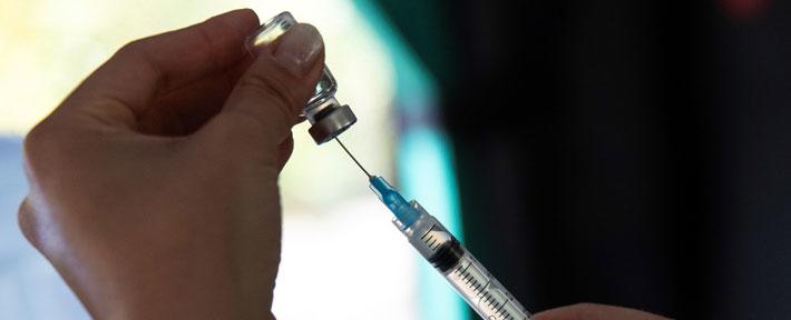 Apoderados del Liceo Industrial de La Unión acusan que alumnos fueron vacunados contra el covid sin autorización