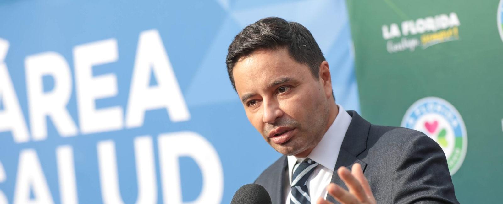 Alcalde Carter: “Al Presidente le encantan las selfies con los niños. Más que selfies, que consiga camas pediátricas"