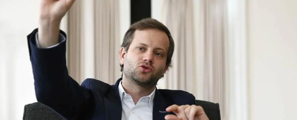 Axel Kaiser plantea restaurar el servicio militar obligatorio en la nueva Constitución  - EPCH