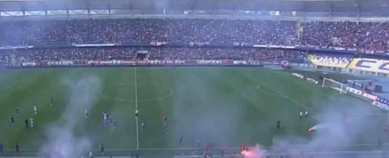 Suspenden el Clásico Universitario del futbol chileno