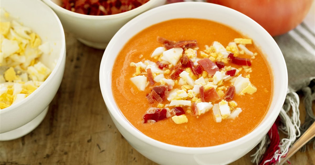 Porra antequerana, la sopa fría que desbancó al salmorejo y al gazpacho (receta de la abuela)