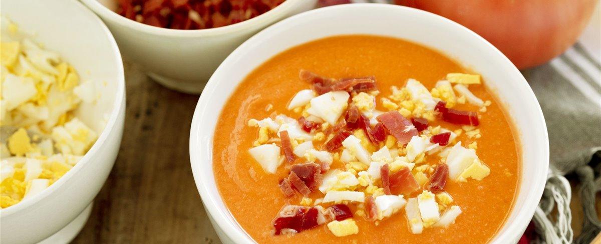 Porra antequerana, la sopa fría que desbancó al salmorejo y al gazpacho (receta de la abuela)