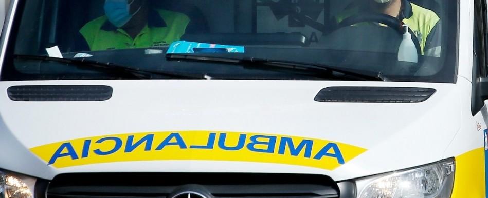 "Salven a mi amigo o los voy a matar": Funcionarios de ambulancia son amenazados, golpeados y les roban una camilla