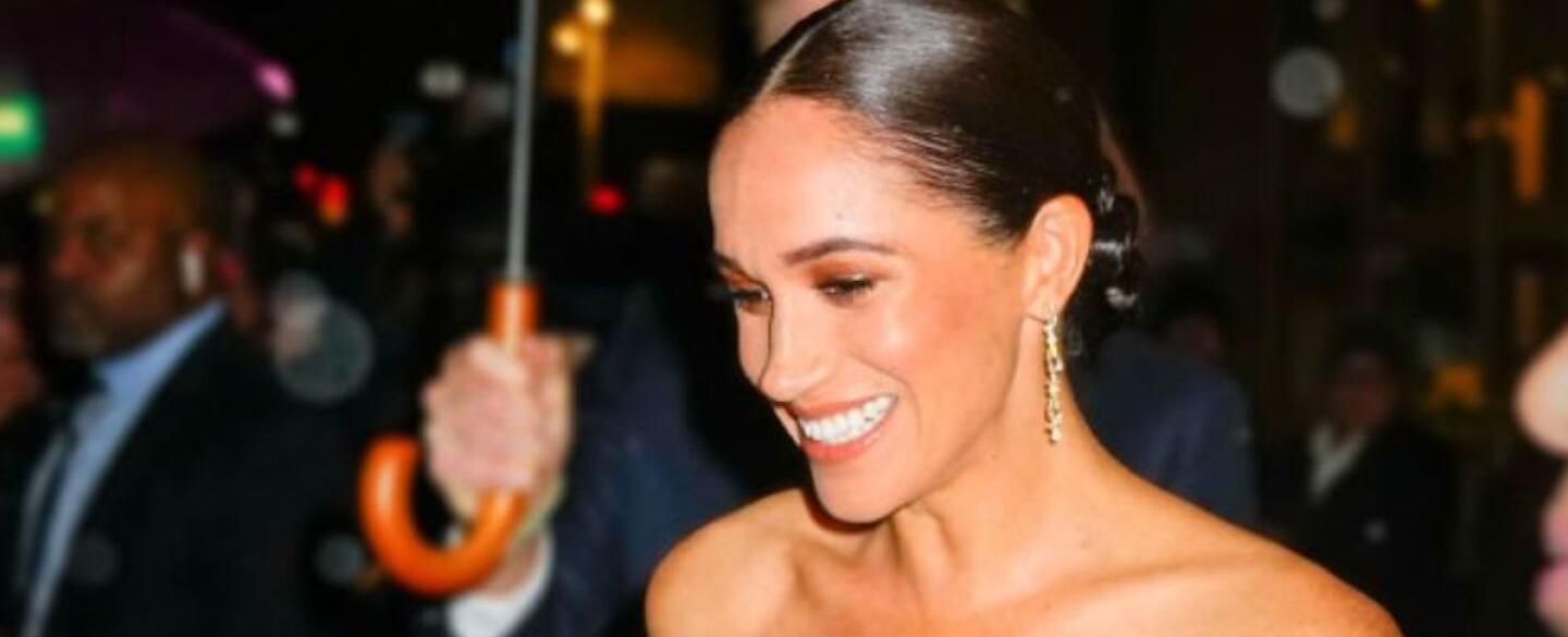 Este es el exclusivo collar de Megan Markle con el que apareció en redes sociales