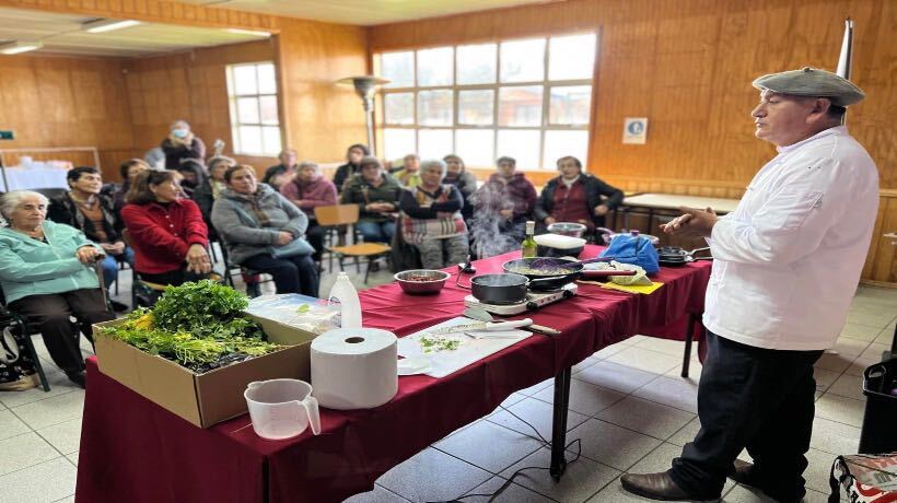 Cerca de 50 mujeres curacanas disfrutaron de taller de alimentación saludable