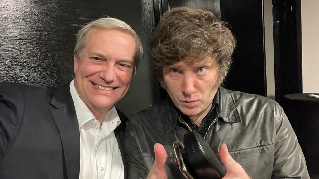 Precandidato presidencial argentino Javier Milei visita Chile y se reúne con José Antonio Kast