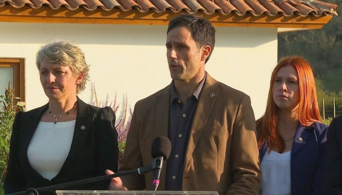 Republicanos advierte: si no se mejora la constitución "nos quedamos con la vigente"