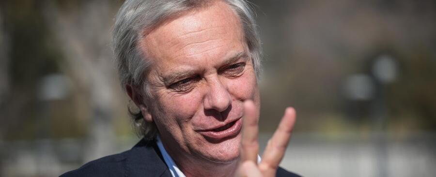 Tras caso convenios: Republicanos desarchivan antiguo proyecto de Kast para inhabilitar contratación de cónyuges y parientes