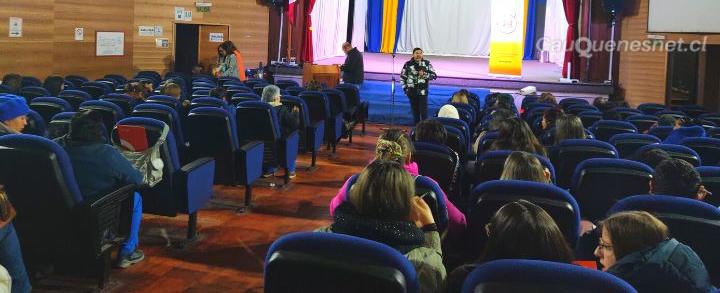 Capacitan a funcionarios del Departamento de Salud Municipal de Cauquenes sobre Violencia en Salud y Salud Mental Laboral