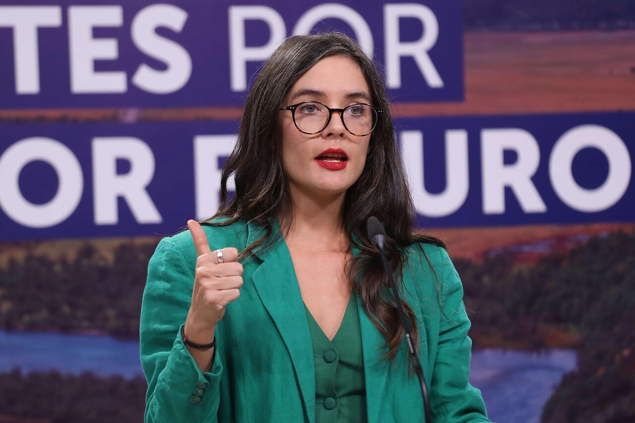 Camila Vallejo tras cónclave oficialista: “No se trata de radicalizar ni moderar nuestra agenda, sino de concretarla” - CHVNoticias.cl