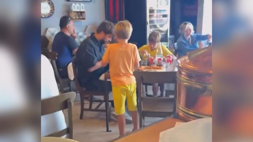 Gerard Piqué recibe críticas tras ser captado con sus hijos