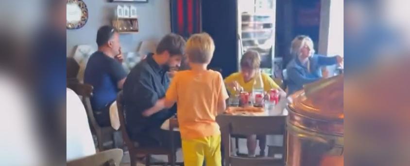 Gerard Piqué recibe críticas tras ser captado con sus hijos
