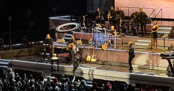 A pesar de la lluvia y sus problemas de salud: Luis Miguel vuelve a hacer cantar a todo el Movistar Arena