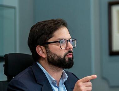Boric pidió a alcaldes que le "ayuden a convencer" a diputados que se necesita una reforma tributaria
