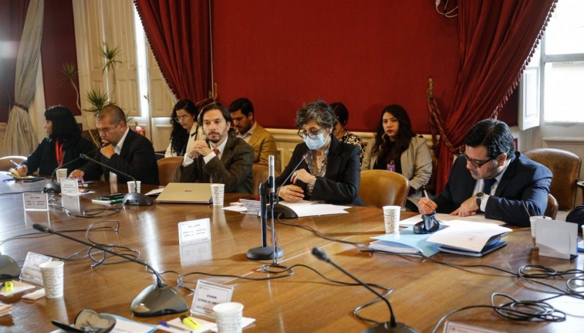 Comisión de Constitución del Senado aprueba proyecto alternativo de isapres