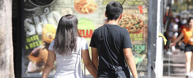 Conductas autolesivas y “atracones” de comida: señales que alertan sobre la salud mental de los adolescentes chilenos