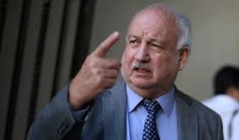 Luego de varias complicaciones de salud, presidente del partido Comunista Guillermo Teillier se sometió a una operación en hospital de la U de Chile. Se encuentra en recuperación