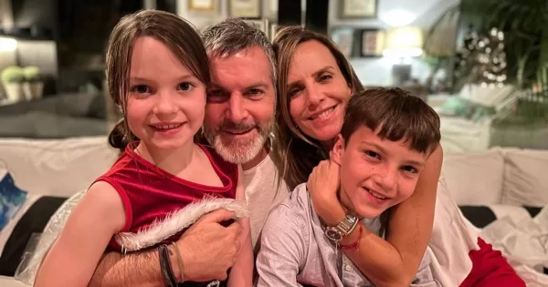 Hija de Cristián Sánchez y Diana Bolocco se luce con emotiva canción "Acróstico" de Shakira