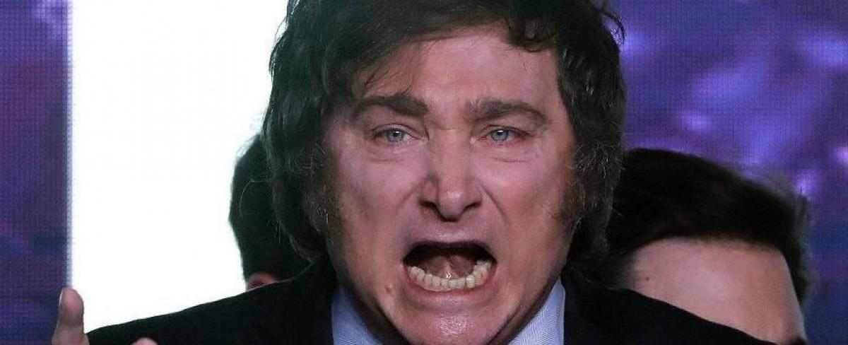 Quién es Javier Milei y cuáles son las radicales propuestas con las que ganó las primarias en Argentina